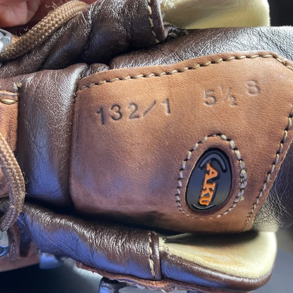 AKU Gore-Tex Brown Leather Hiking Boots Vibram Sole Mens 6 Womens 7.5‎ 132/1